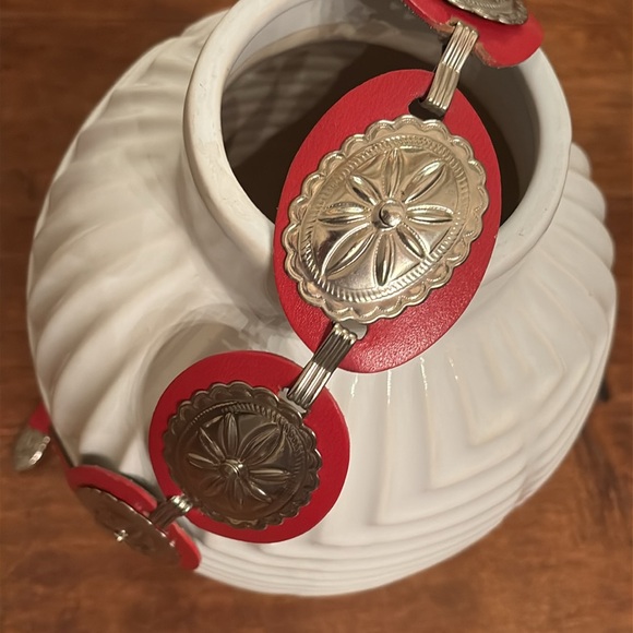 Red leather vintage Concho belt - Picture 2 of 7